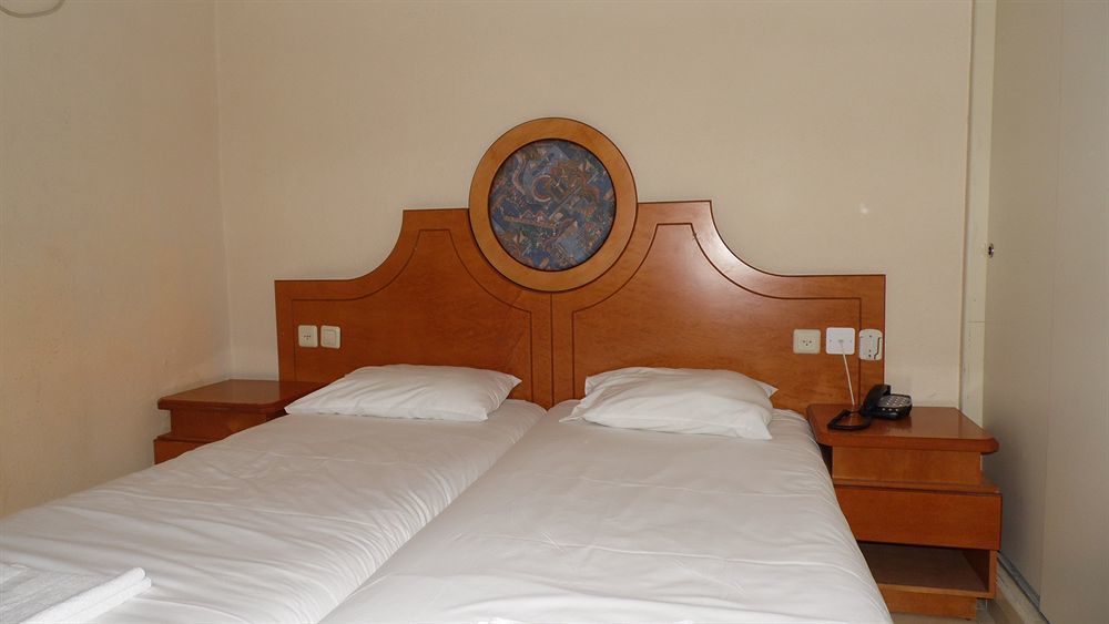 Kikar Boutique Hotel Нетанья Екстер'єр фото