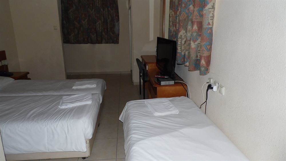 Kikar Boutique Hotel Нетанья Екстер'єр фото